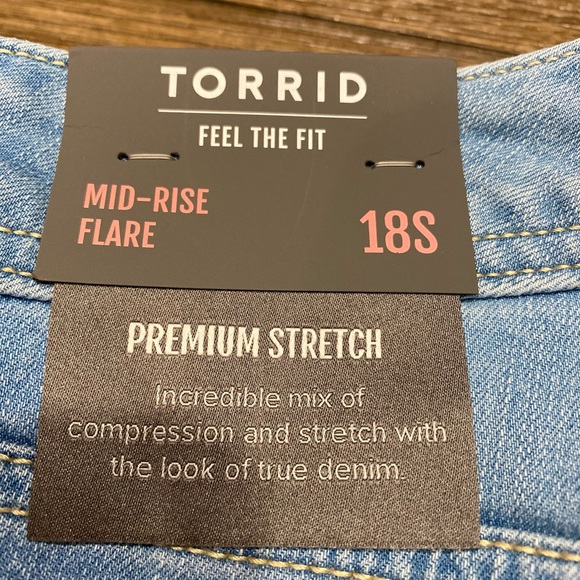 Mid Rise Flare Jean Premium Stretch - Picture 5 of 6